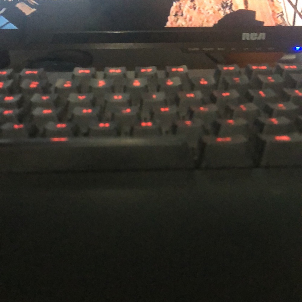 Is game - Picture 2 of 6